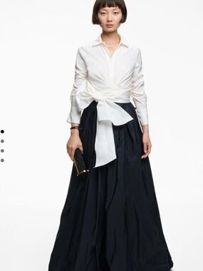 Carolina Herrera Black Maxi Skirt with Elegant Full Volume